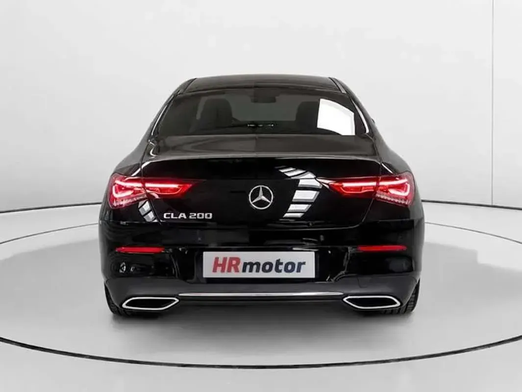 Usado Mercedes CLA200 163 CV (119 kW) 2023 Negro Berlina