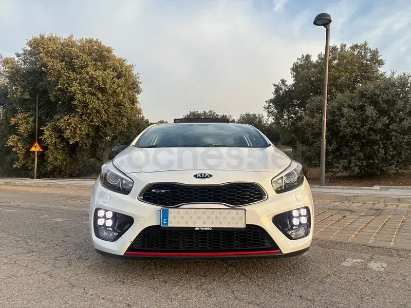 Usado Kia ProCeed GT 204 CV (150 kW) 2014 Blanco Utilitario