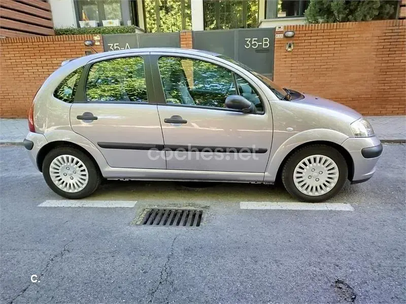 Usado Citroën C3 70 CV (51 kW) 2003 Gris / plata Berlina