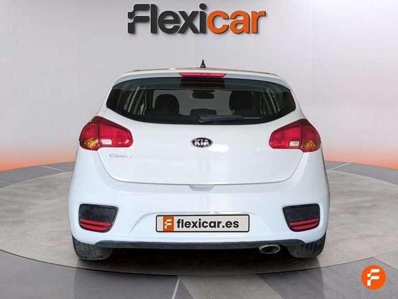 Usado Kia Ceed Plus 101 CV (74 kW) 2018 Blanco Utilitario