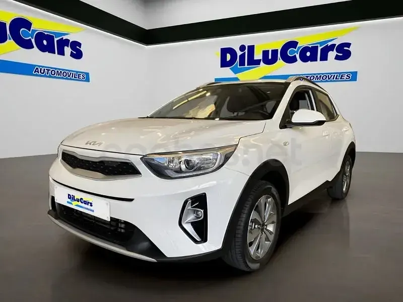 Usado Kia Stonic 100 CV (73 kW) 2023 Blanco SUV
