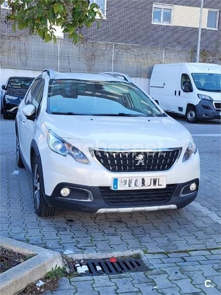 Usado Peugeot 2008 Allure 120 CV (88 kW) 2017 Blanco SUV