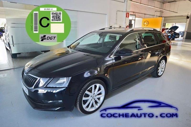 Negro Usado 2017 Skoda Octavia Style Familiar | 16.500 € (Precio justo) - Imagen 1/4