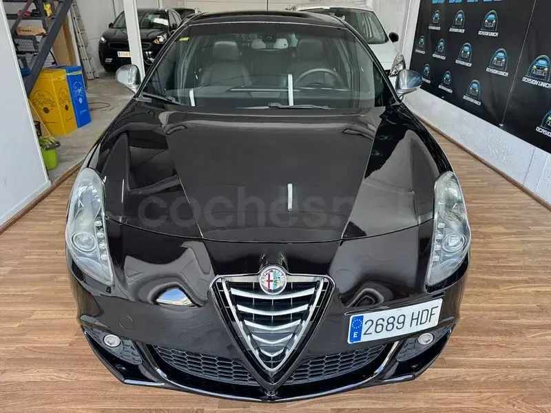 Usado Alfa Romeo Giulietta Distinctive 140 CV (102 kW) 2011 Negro Utilitario