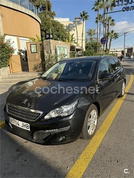 Usado Peugeot 308 SW GT-line 130 CV (95 kW) 2015 Negro Familiar