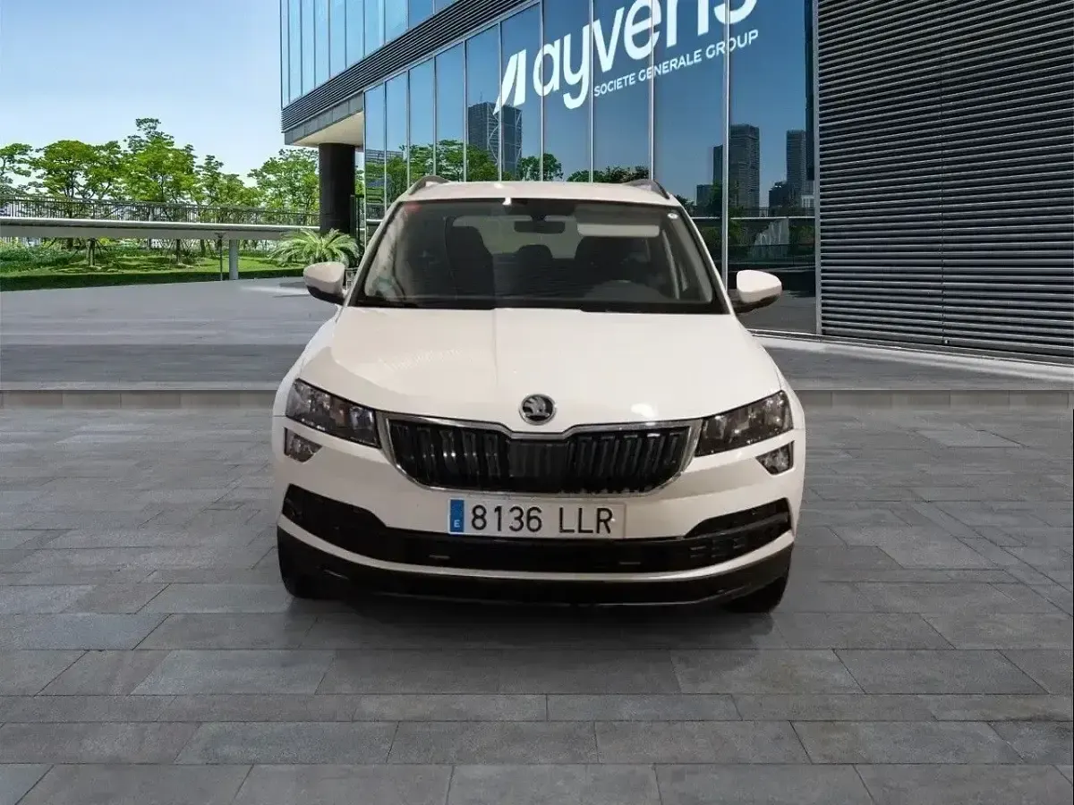 Usado Skoda Karoq Ambition 150 CV (110 kW) 2020 Blanco SUV