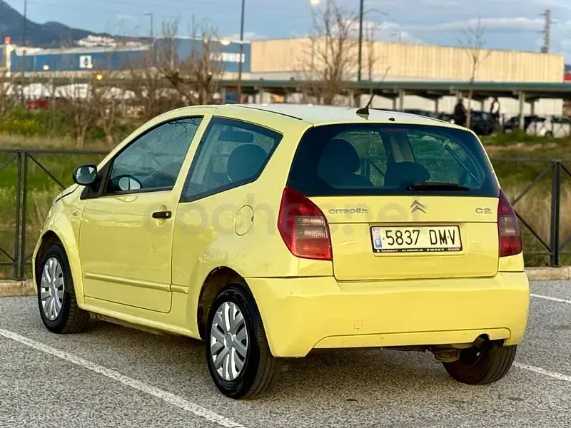 Usado Citroën C2 70 CV (51 kW) 2005 Amarillo Utilitario