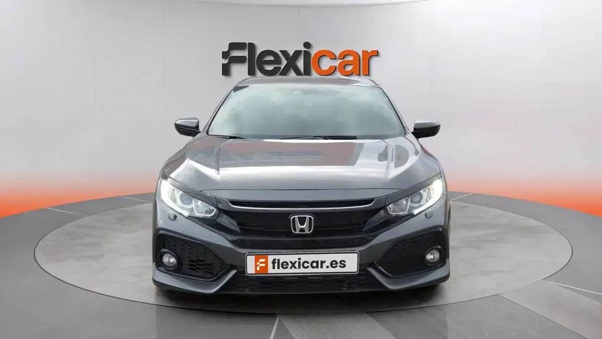 Usado Honda Civic Comfort 129 CV (94 kW) 2019 Gris Utilitario