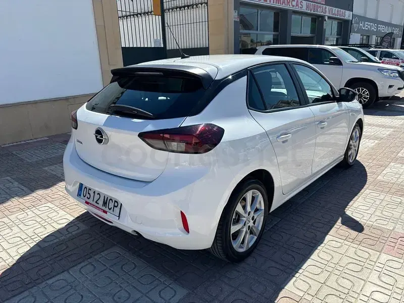 Usado Opel Corsa Elegance 102 CV (75 kW) 2022 Blanco Utilitario