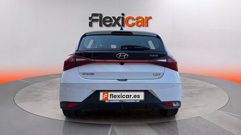 Usado Hyundai i20 101 CV (74 kW) 2022 Blanco Utilitario
