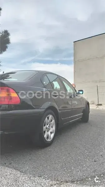 Usado BMW 318 143 CV (105 kW) 2003 Negro Berlina