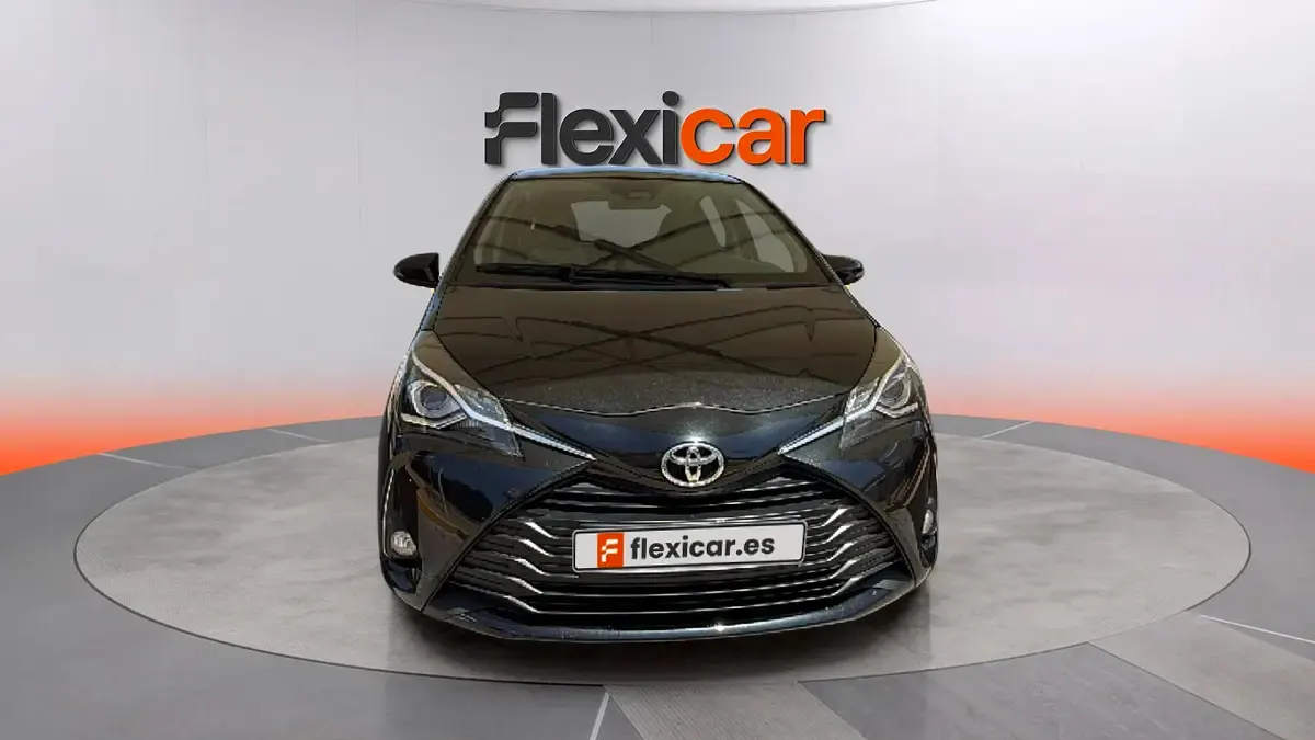 Usado Toyota Yaris Active 111 CV (81 kW) 2018 Negro Berlina