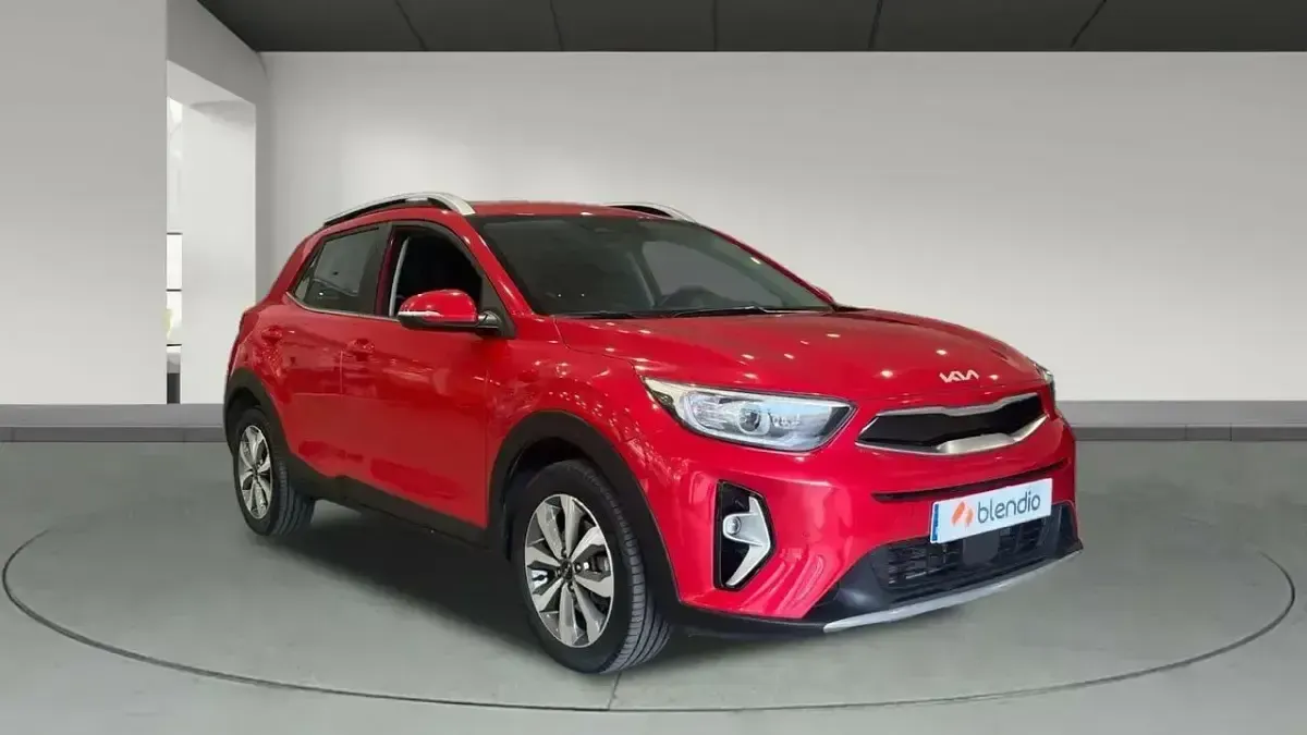 Usado Kia Stonic 100 HP (73 kW) 2024 Vermelho SUV