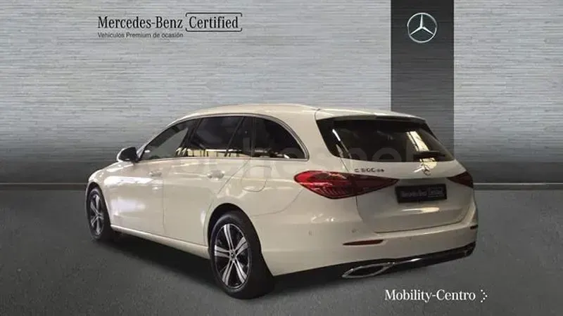 Usado Mercedes C300e 313 CV (230 kW) 2024 Blanco Familiar