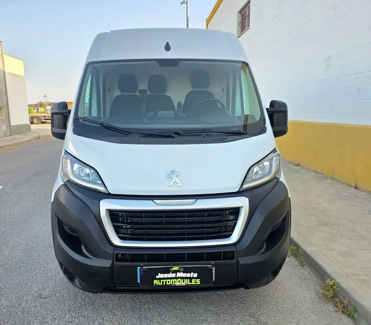Usado Peugeot Boxer S 140 CV (102 kW) 2024 Blanco Van