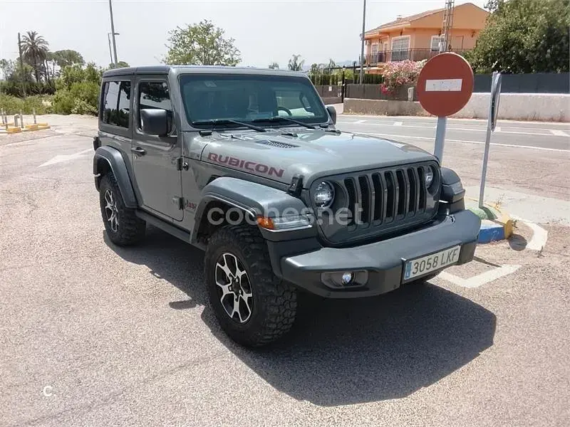 Usado Jeep Wrangler Rubicon 200 CV (147 kW) 2020 Gris / plata SUV