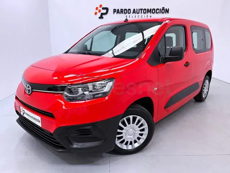 Usado Toyota Proace Verso Active 131 CV (96 kW) 2023 Rojo Familiar