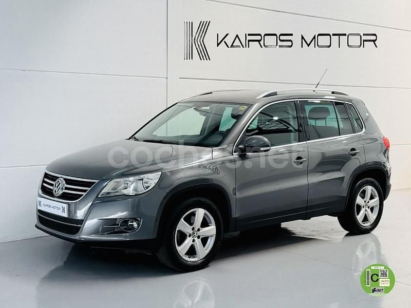 Gris / plata Usado 2010 VW Tiguan Sport SUV | 12.490 € (Un poco caro) - Imagen 1/4