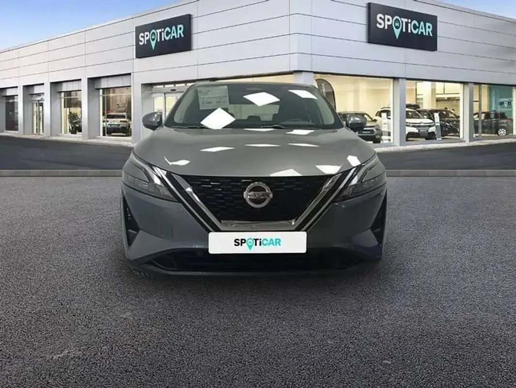 Usado Nissan Qashqai Acenta 140 CV (102 kW) 2022 Gris SUV