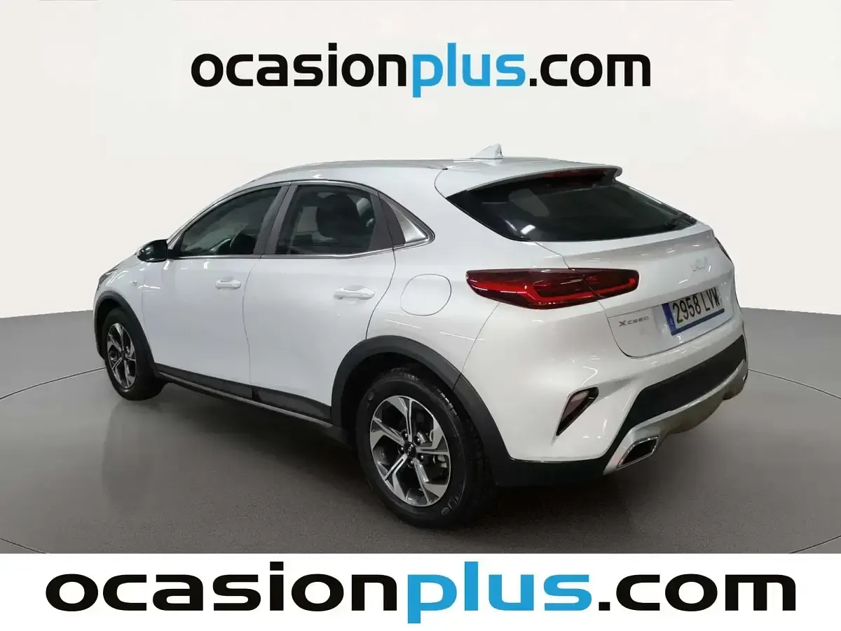 Usado Kia XCeed 120 HP (88 kW) 2022 Branco SUV