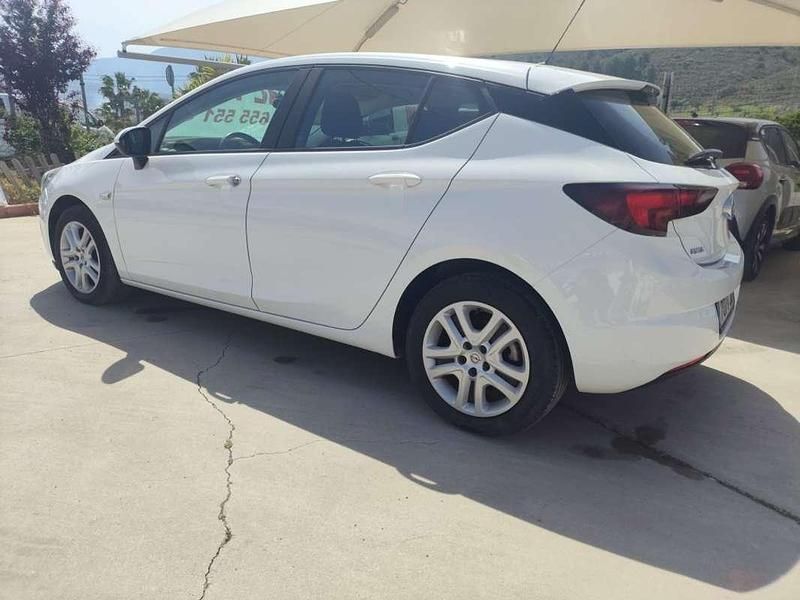 Usado Opel Astra Business 110 CV (80 kW) 2017 Blanco Utilitario