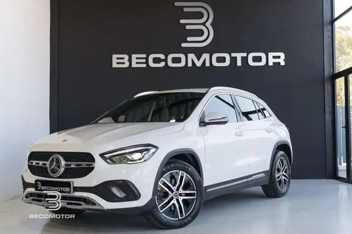 Usado Mercedes GLA200 150 CV (110 kW) 2021 Blanco SUV