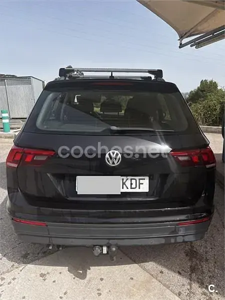 Usado VW Tiguan Edition 115 CV (84 kW) 2017 Negro SUV