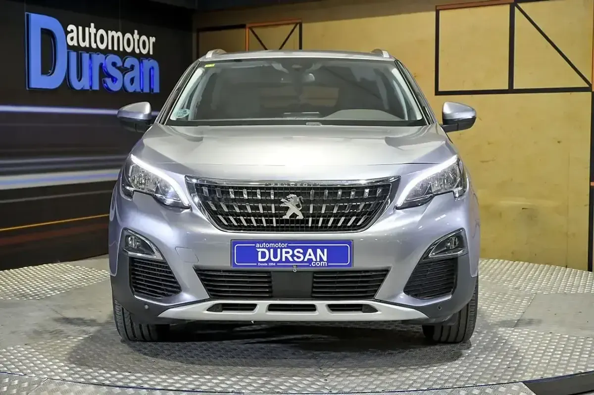 Usado Peugeot 3008 Allure 131 CV (96 kW) 2020 Gris SUV