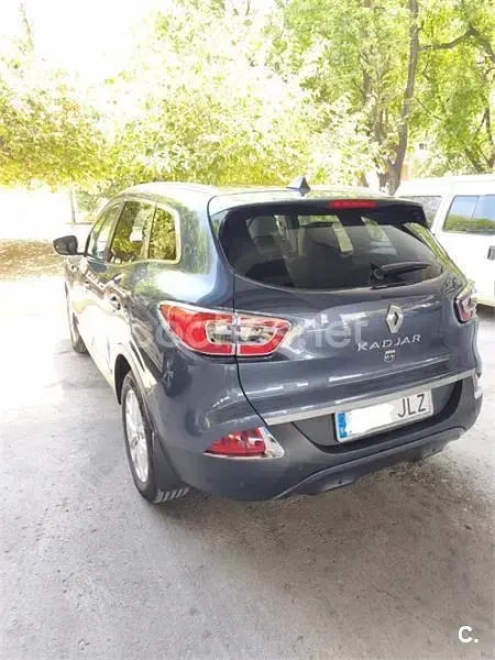 Usado Renault Kadjar Zen 130 CV (95 kW) 2016 Gris / plata SUV