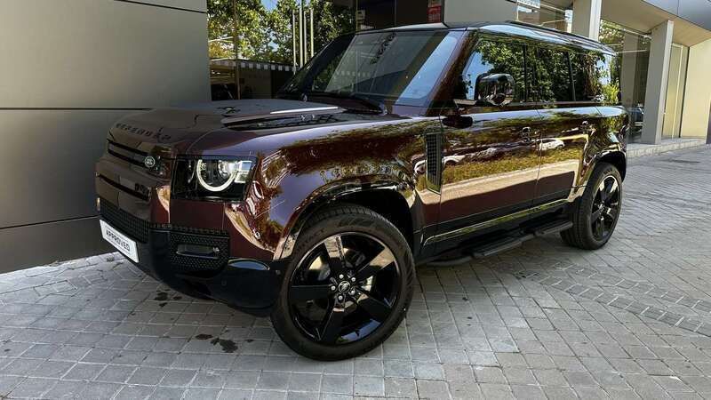 Rojo Usado 2025 Land Rover Defender SUV | 113.900 € - Imagen 1/4