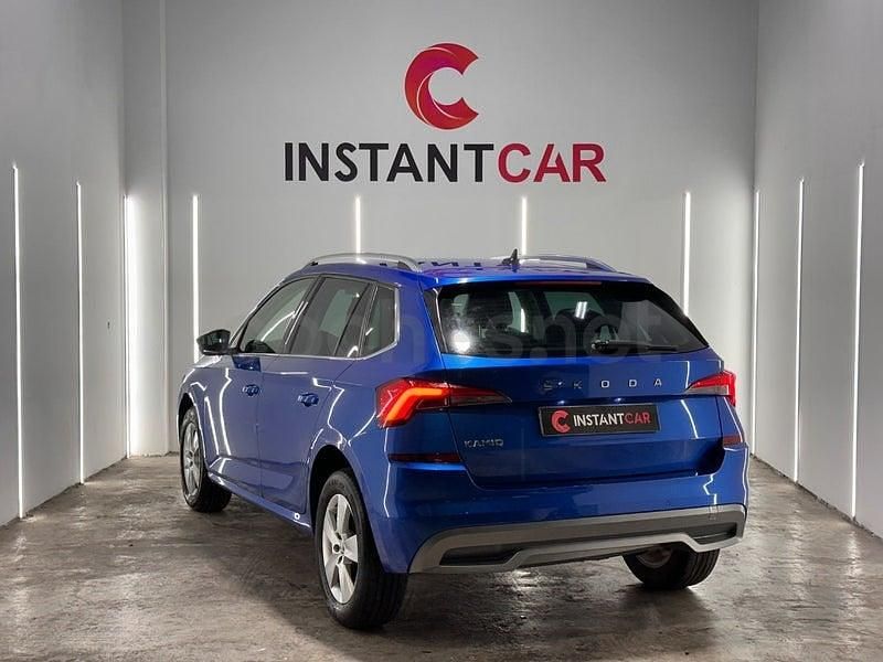 Usado Skoda Kamiq Active 110 CV (80 kW) 2021 Azul SUV