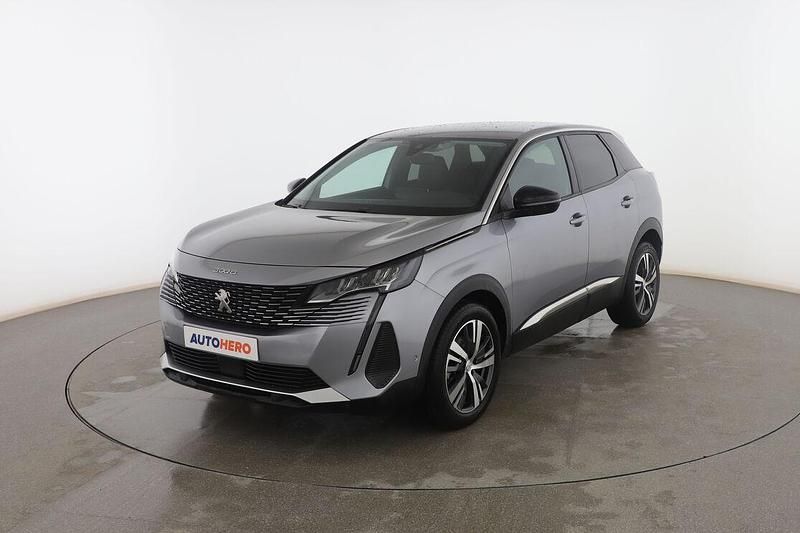 Usado Peugeot 3008 Allure 130 CV (95 kW) 2022 Gris SUV