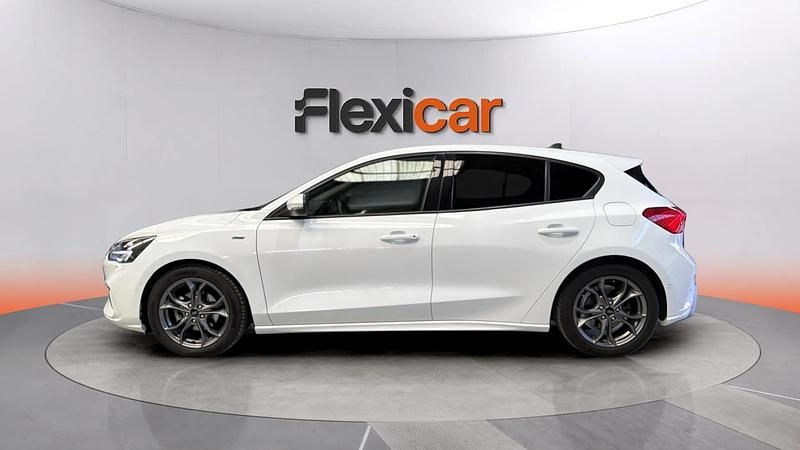 Usado Ford Focus ST-Line 120 CV (88 kW) 2021 Blanco Berlina