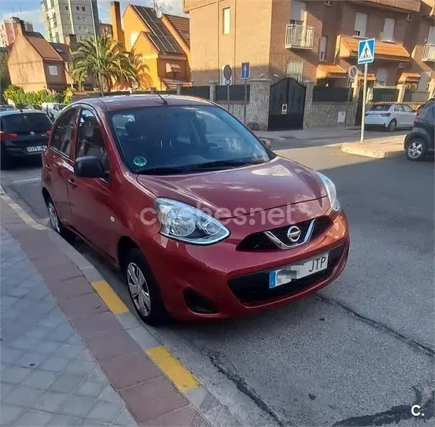 Usado Nissan Micra Visia 80 CV (58 kW) 2017 Granate Utilitario