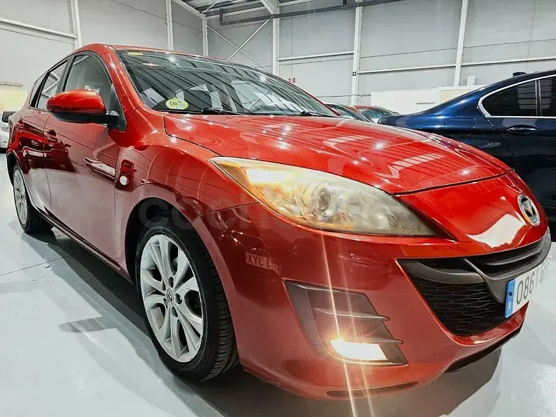 Usado Mazda 3 Active Plus 109 CV (80 kW) 2009 Rojo Berlina