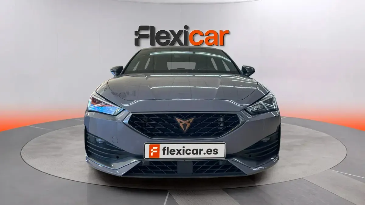 Usado Cupra Leon 150 CV (110 kW) 2023 Gris Berlina