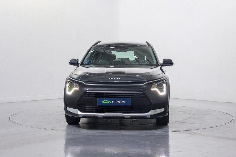 Usado Kia Niro 141 CV (103 kW) 2023 Gris SUV
