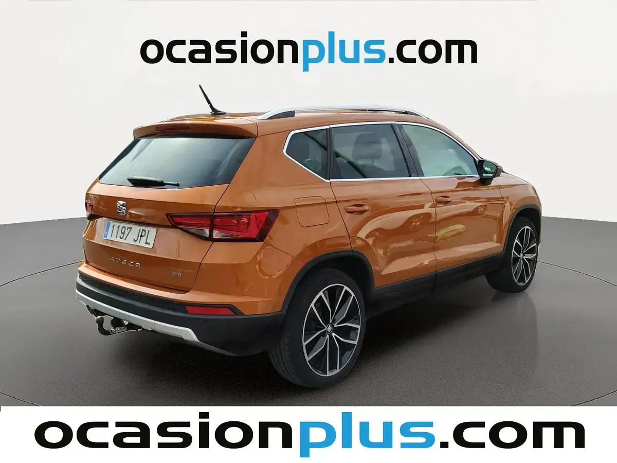 Usado Seat Ateca 4Drive 150 CV (110 kW) 2016 Naranja SUV