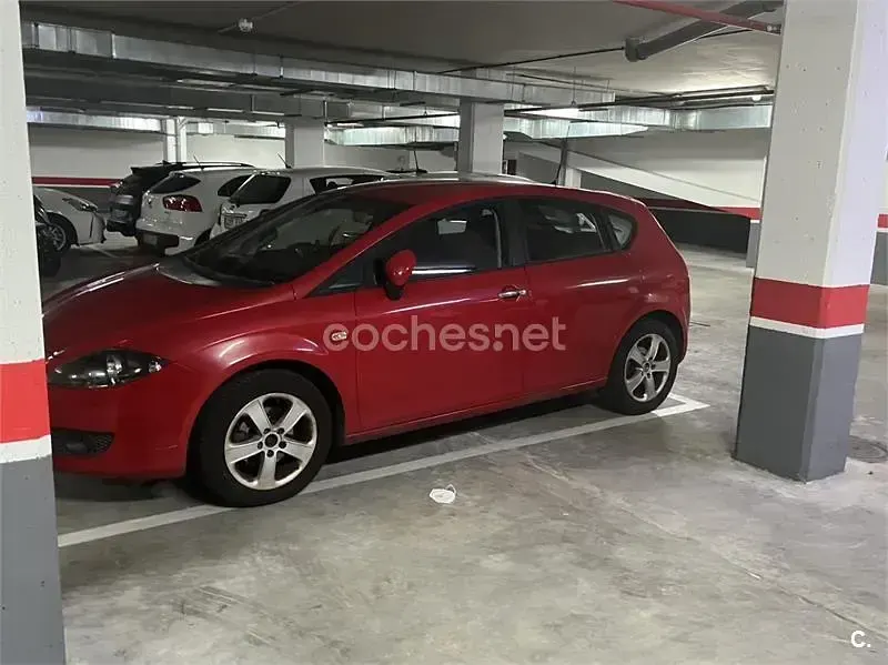 Brugt Seat Leon Sport 102 HK (75 kW) 2007 Rød Hatchback