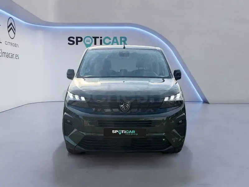 Usado Peugeot Rifter Allure 100 CV (73 kW) 2025 Verde Monovolumen