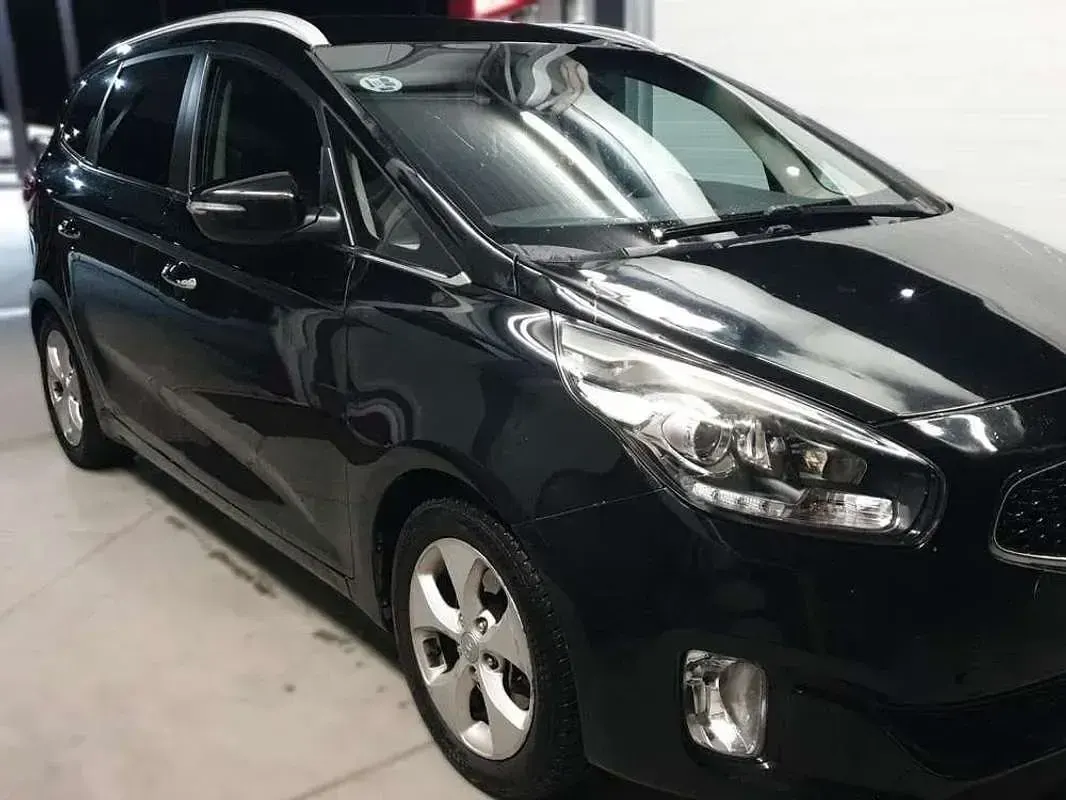 Usado Kia Carens 116 CV (85 kW) 2015 Negro Monovolumen