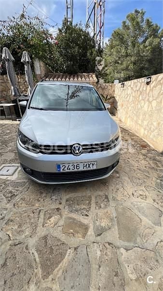 Usado VW Touran Advance 105 CV (77 kW) 2014 Gris / plata Monovolumen