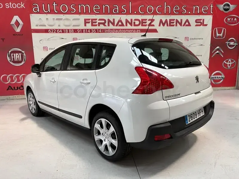 Usado Peugeot 3008 120 CV (88 kW) 2011 Blanco Familiar