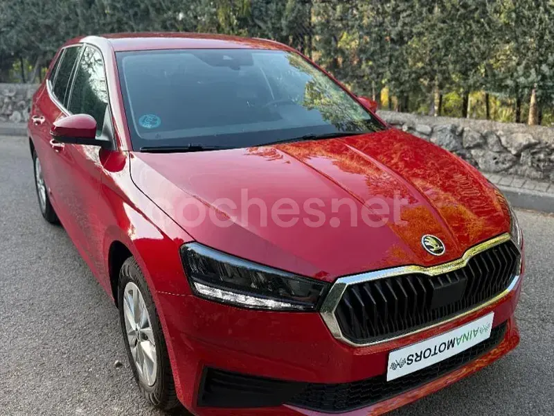 Usado Skoda Fabia Ambition 110 CV (80 kW) 2022 Rojo Utilitario