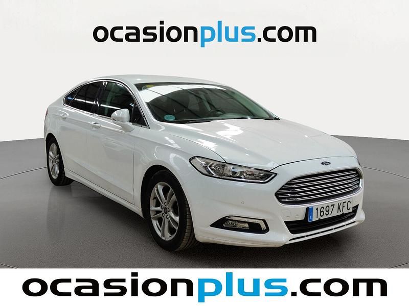 Usado Ford Mondeo Trend 125 CV (91 kW) 2017 Blanco Berlina