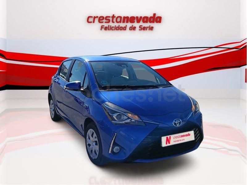Usado Toyota Yaris Hybrid Active 100 CV (73 kW) 2019 Azul Berlina