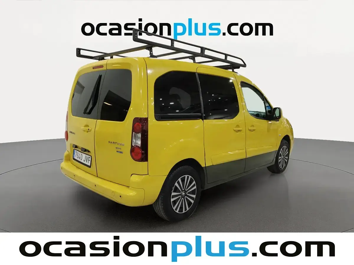 Usado Peugeot Partner Active 100 CV (73 kW) 2016 Amarillo