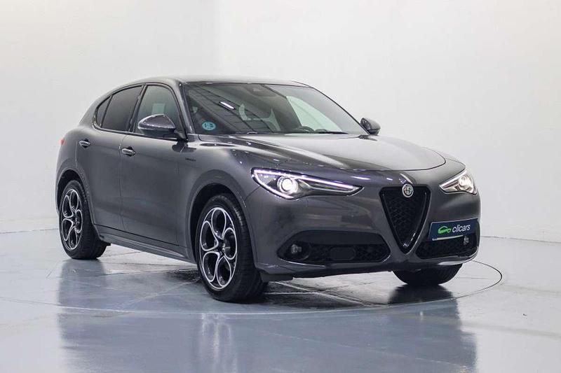 Usado Alfa Romeo Stelvio Veloce 209 CV (153 kW) 2021 Gris SUV