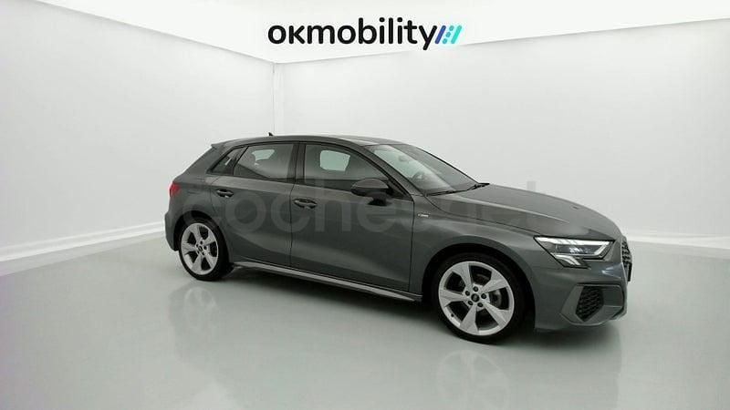 Begagnad Audi A3 S-Line 150 HK (110 kW) 2024 Grå Sedan