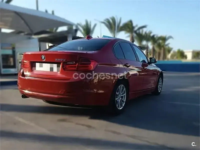 Usado BMW 320 Comfort Edition 184 CV (135 kW) 2012 Rojo Berlina